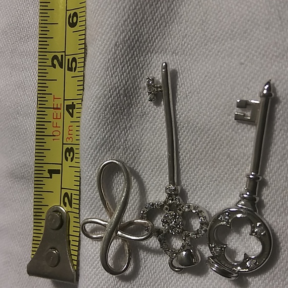 Lot of 925 Sterling Silver Fancy Knotted Cross 2 Keys With Bling - Picture 7 of 7